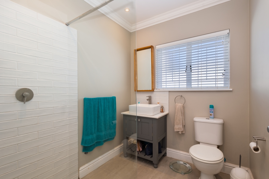4 Bedroom Property for Sale in Whale Rock Western Cape